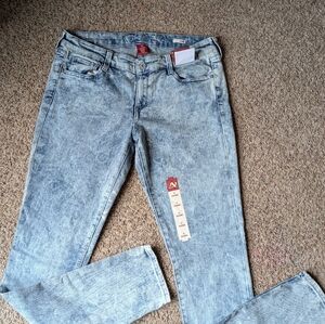 Arizona Jean Company Light Blue Skinny Jeans